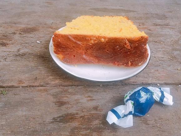 Ciasto drożdżowe z żurawiną i migdałami