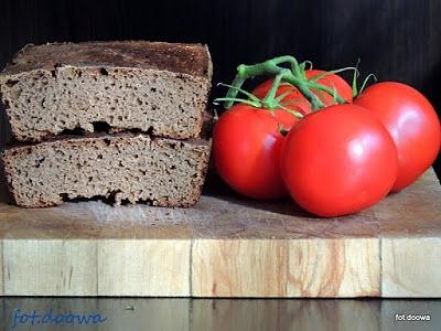 Chleb orkiszowy na dzikich drożdżach