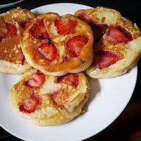 Placuszki jogurtowe z truskawkami