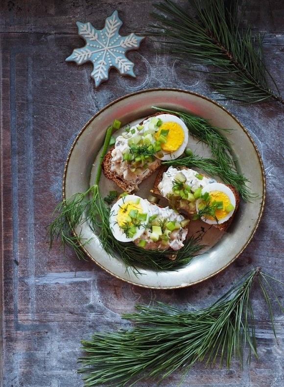 Śledź w curry, karrysalat i świąteczna kanapka z Danii
