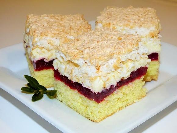 Ciasto malinowo kokosowe z biszkoptem i masą budyniową