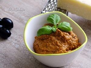 Czerwone pesto z suszonych pomidorów