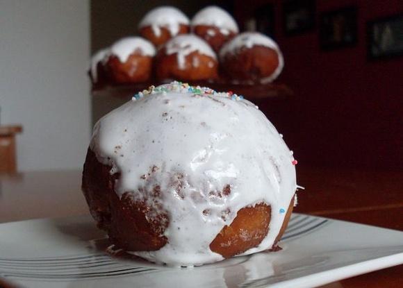 Pączki z lukrem