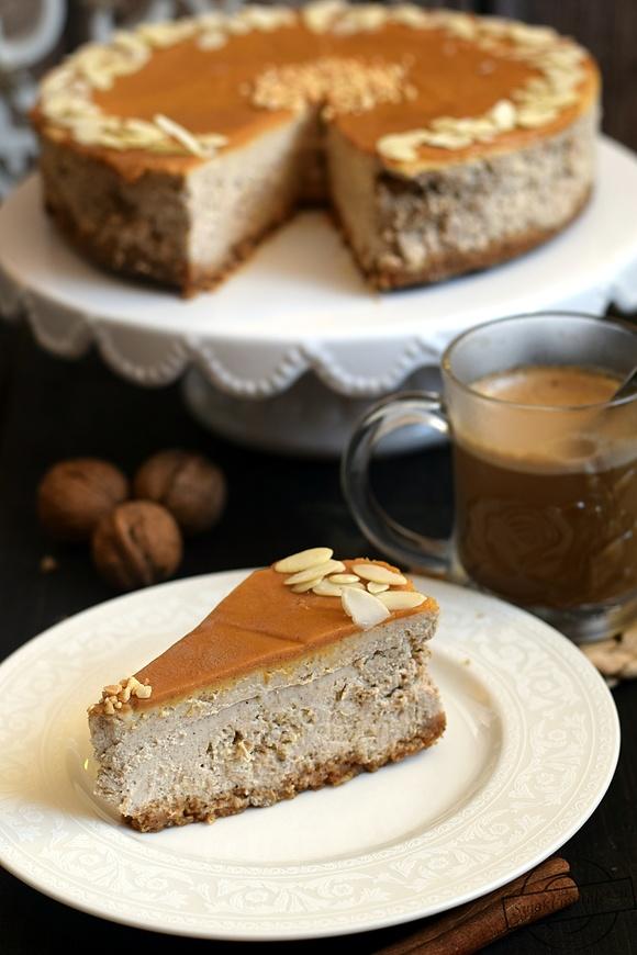Piernikowo-orzechowy sernik