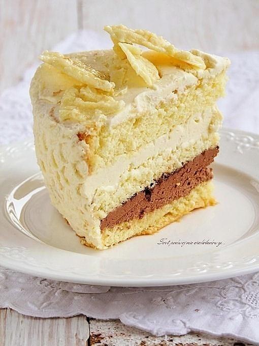 Tort urodzinowy podwójnie czekoladowy