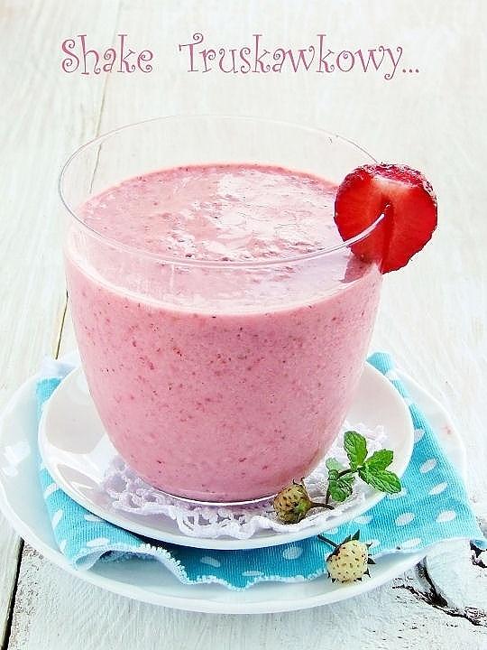 Shake truskawkowy