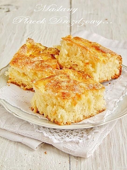 Maślany placek drożdżowy