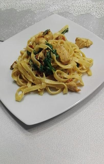 Pappardelle z kurczakiem w sosie curry