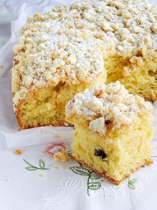 Drożdżowe ciasto na dużą blachę - puszyste i wilgotne
