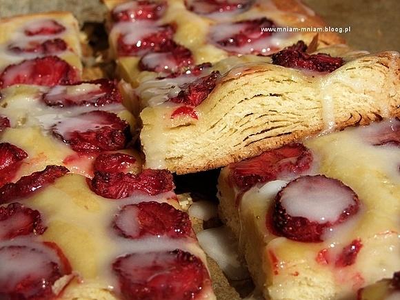 Placuszki półfrancuskie z truskawkami