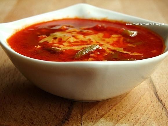 Zupa z mięsa mielonego