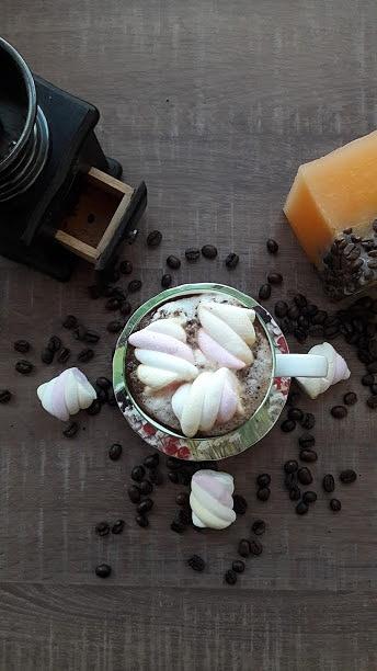 Kawa z marshmallowami Lavazza