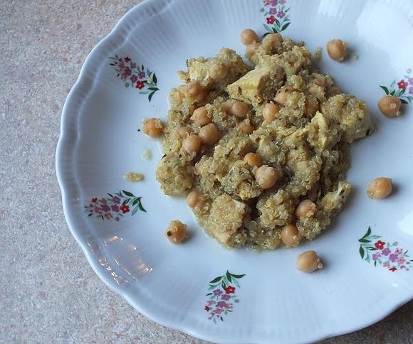 Kurczak curry z quinoa i cieciorką