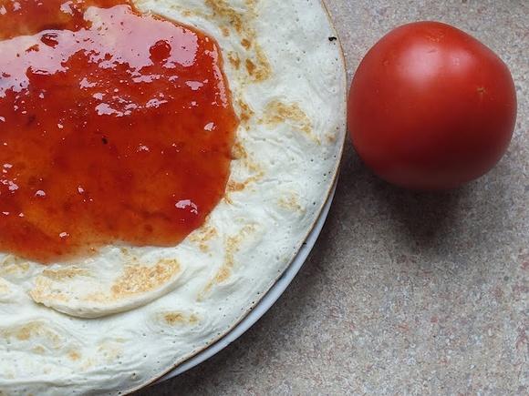 Omlet na białkach z domowym dżemem z pomidorów