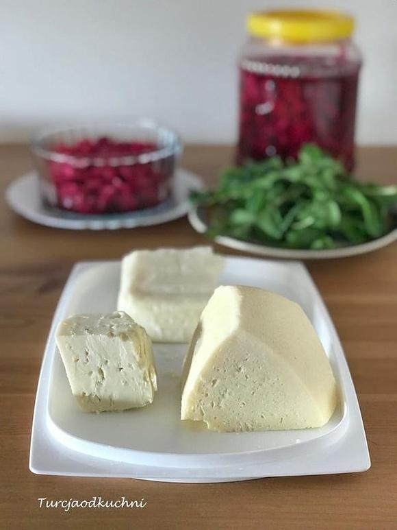 Czerwona kapusta w zalewie octowej