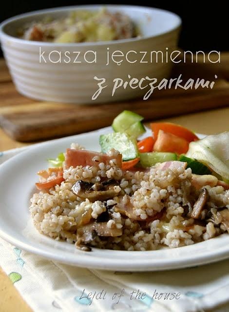 Kasza jęczmienna zapiekana z pieczarkami i serem
