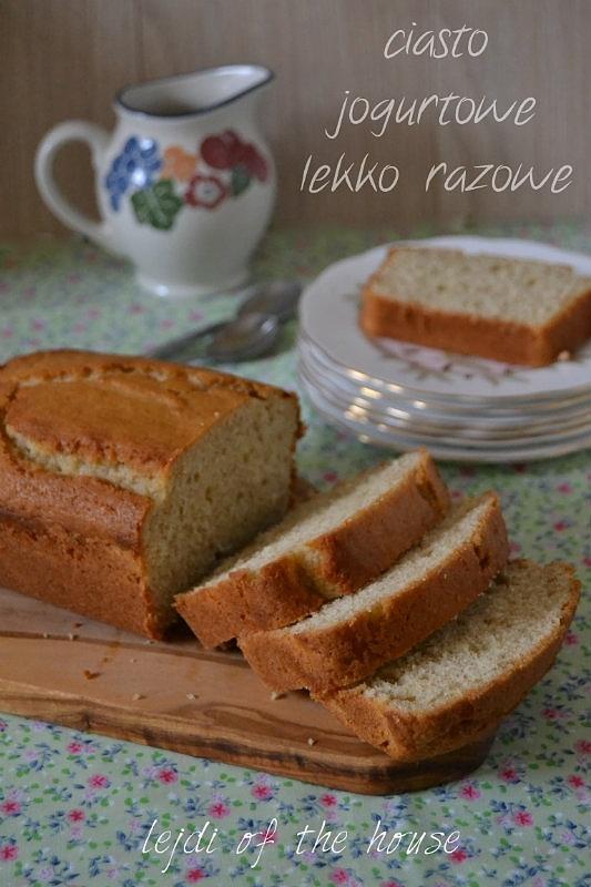 Ciasto jogurtowe lekko razowe z posmakiem mango