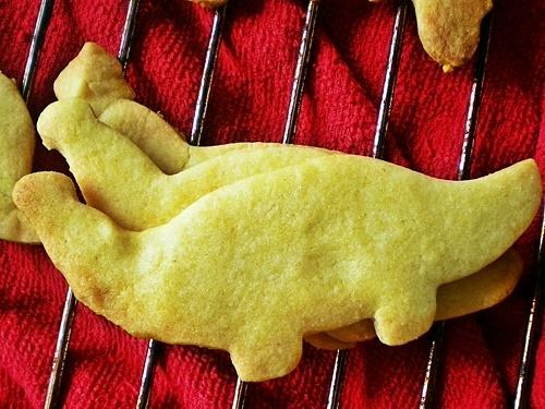 Ciasteczka marcepanowe dinozaury