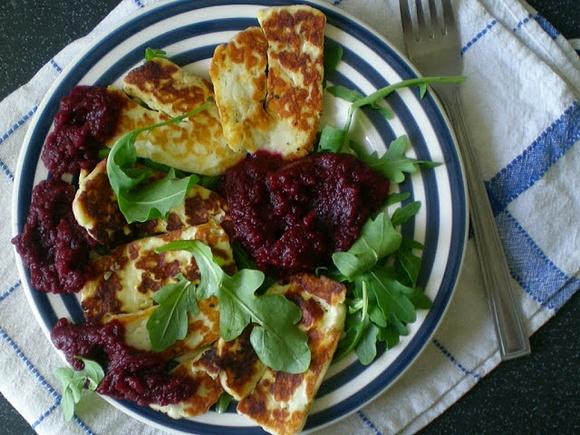 Halloumi z buraczkami i limonką