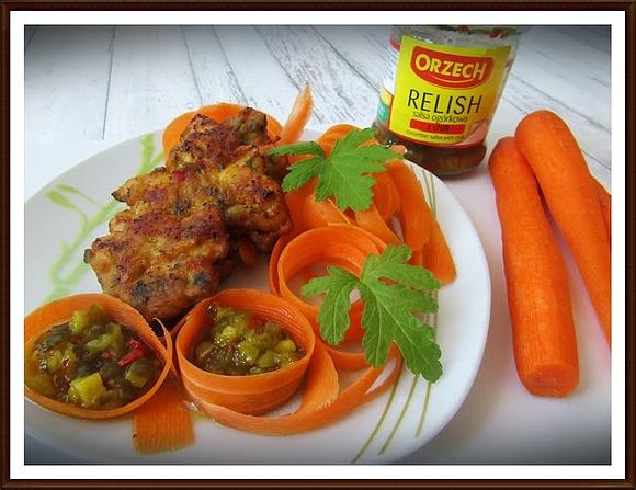 Szarpane kotleciki z salsą ogórkową z chili