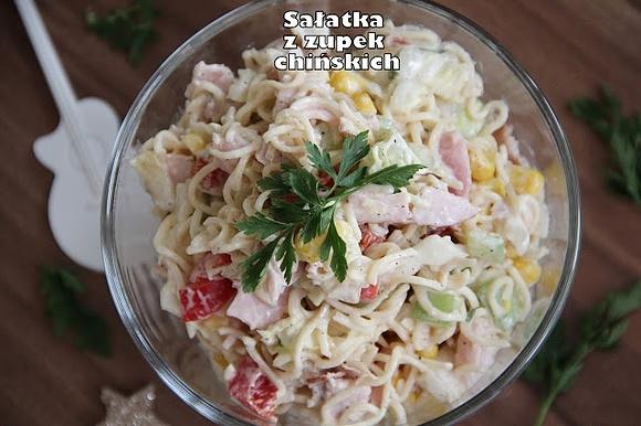 Sałatka z zupek chińskich na domówkę