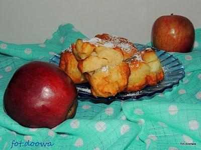 Racuchy drożdżowe z jabłkami
