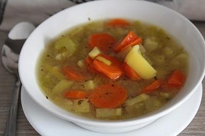 Zupa jarzynowa z kolendrą
