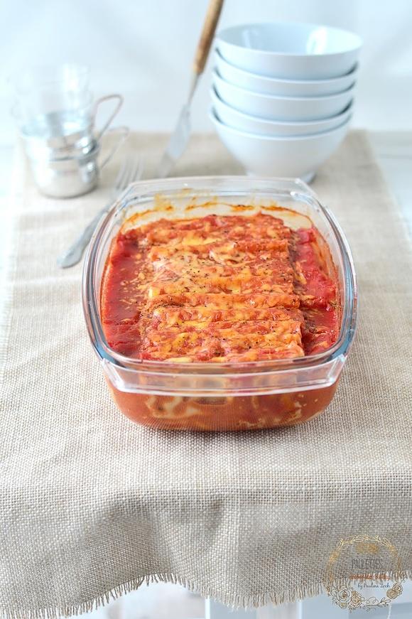 Cannelloni z mięsem i pieczarkami w sosie pomidorowym