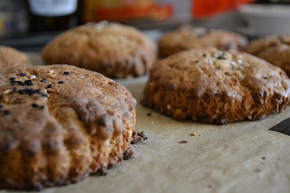 Orkiszowo-ryżowe scones z tahini zdrowe śniadanie recipes