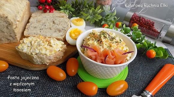 Pasta jajeczna z wędzonym łososiem