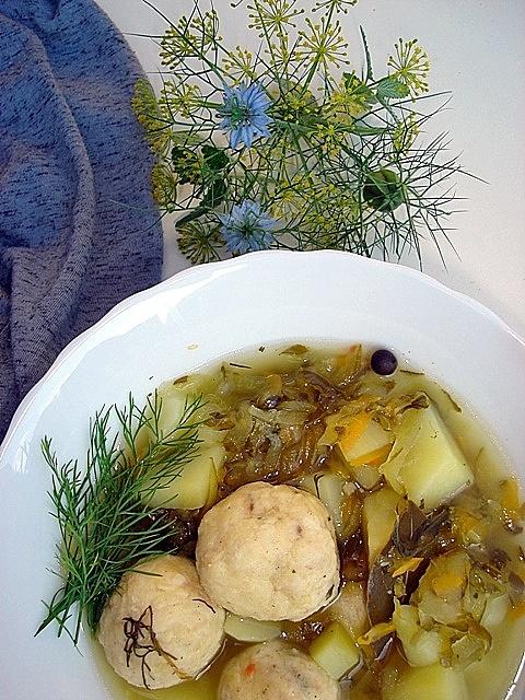 Zupa ogórkowa z pulpecikami