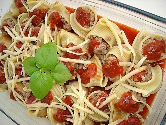 Zapiekane muszle makaronowe z mięsem mielonym
