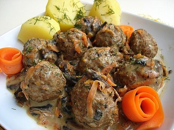 Pulpeciki w sosie pieczarkowo-marchewkowym
