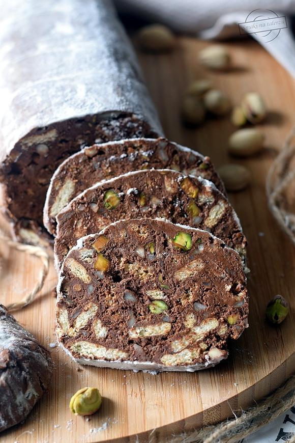 Czekoladowe salami z orzechami i likierem amaretto