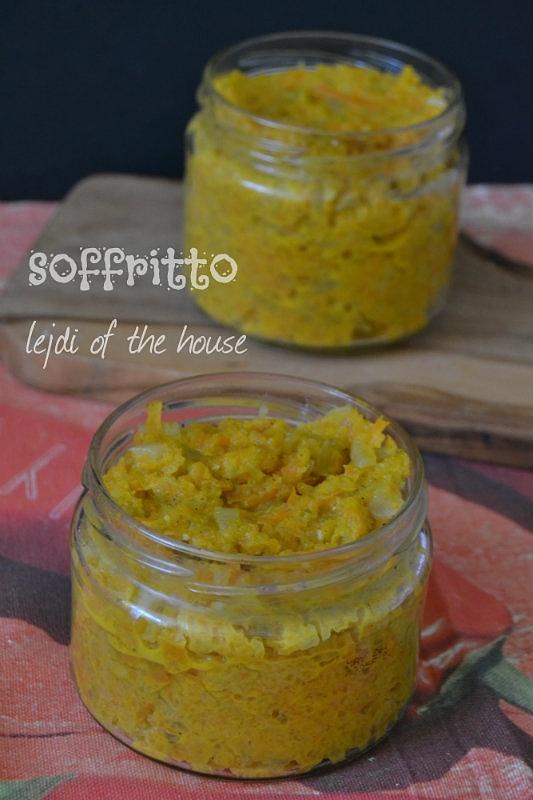 Soffritto - włoska wersja mirepoix przygotowana na oliwie lub maśle