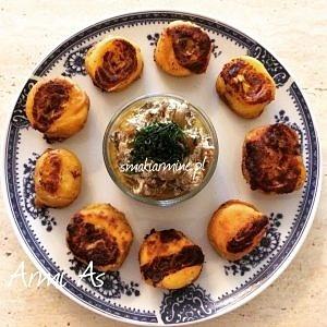 Alu patra - hinduska wegetariańska rolada ziemniaczana