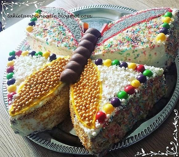 Tort Jamajka z motylem na urodziny wnusi