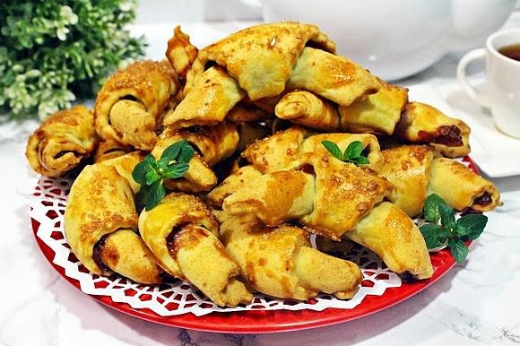 Twarogowe rogaliki trzy składnikowe z powidłami