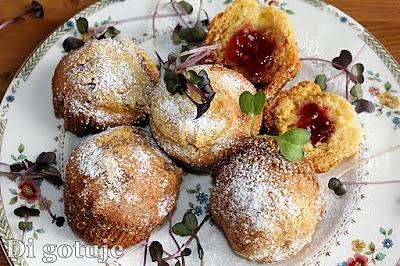 Babeczki z nadzieniem smakują lepiej niż pączki