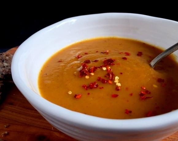 Dietetyczny krem marchwiowo-ziemniaczany z chilli
