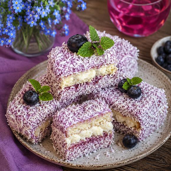 Jagodowe lamingtony w galaretkowej panierce