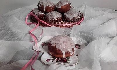 Pączki tradycyjne miękkie i pyszne na Tłusty Czwartek