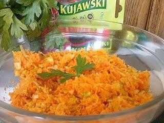 Marchewkowa sałatka z pietruszką i jabłkiem