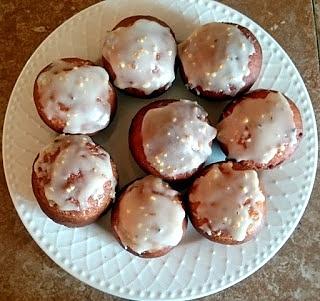 Pączki na tłusty czwartek z nadzieniem i lukrem