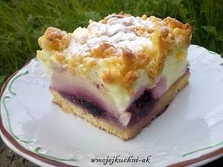 Kruchy z jabłkami, borówkami i budyniową pianką
