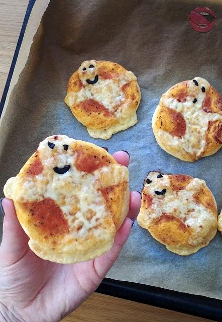 Mini pizza duszki na Halloween - przekąska dla dzieci