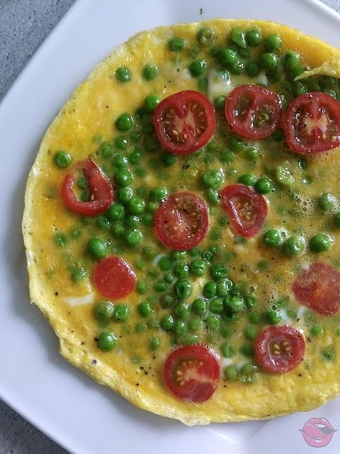 Omlet z zielonym groszkiem