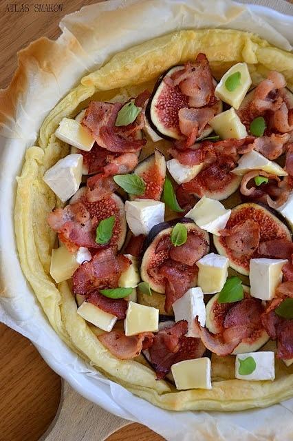 Tarta z figami, serem pleśniowym i boczkiem