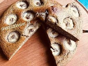 Placek kukurydziano-ryżowy z makiem i bananem