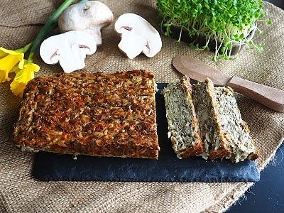 Wegetariański pasztet pieczarkowy z jajkami